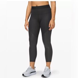 Lululemon Power Position High-Rise Tight 25"
Black / Matte Black Foil, size 6
